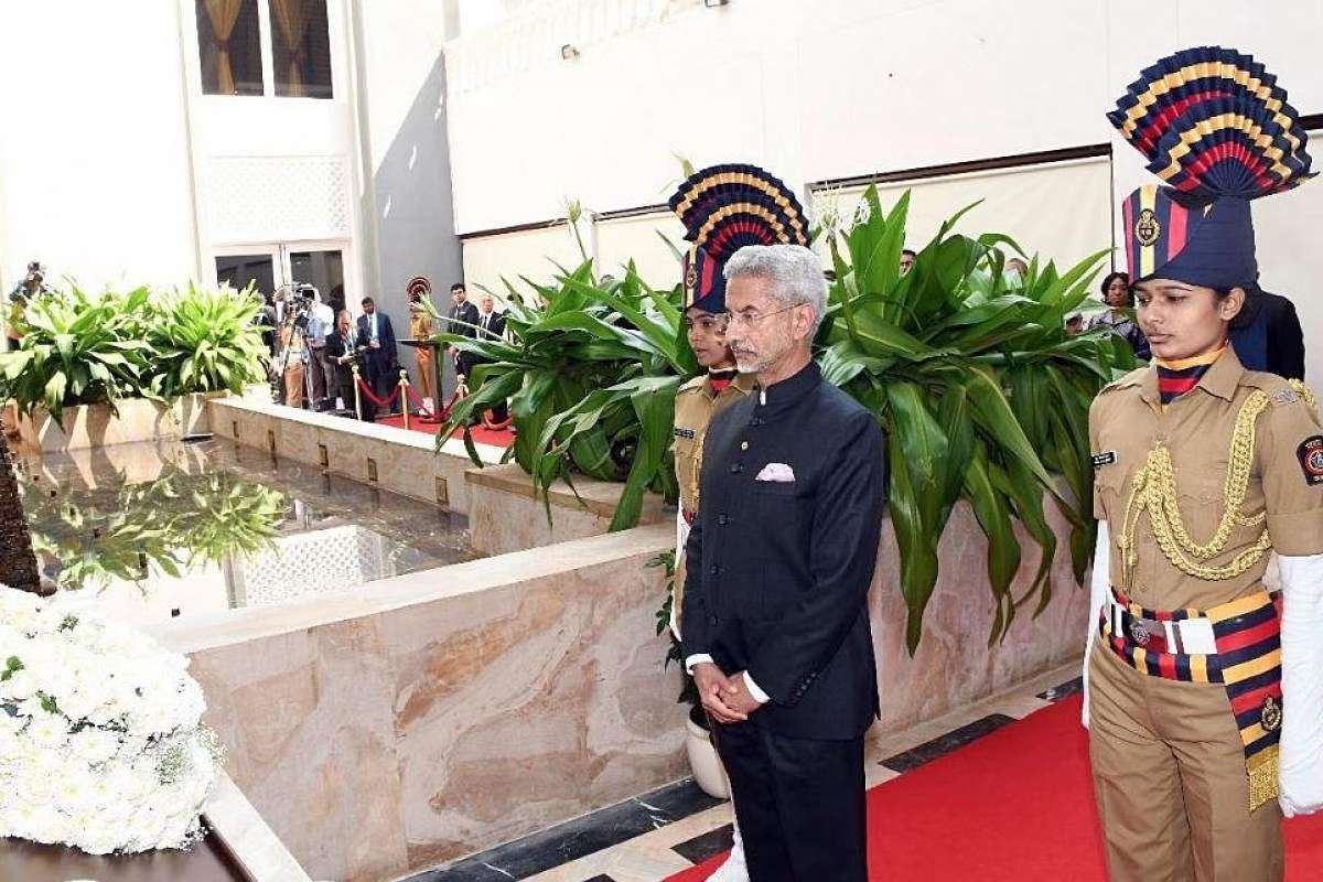 External Affairs Minister S Jaishankar pays tribute to 26/11 victims at a memorial in Hotel Taj Mahal Palace, before a special meeting of the United Nations Security Council’s Counter Terrorism Committee (CTC) in Mumbai. (Photo | ANI)