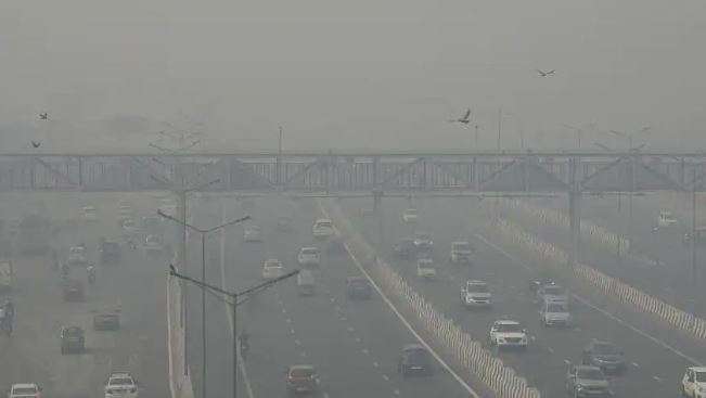 Read more about the article <p class='singletitle' >53% Delhi-NCR residents hold stubble burning as primary cause of air pollution: Survey </p> <h4 class='subpost_title'> The survey conducted by LocalCircles is based on responses from 20,000 citizens.</h4>