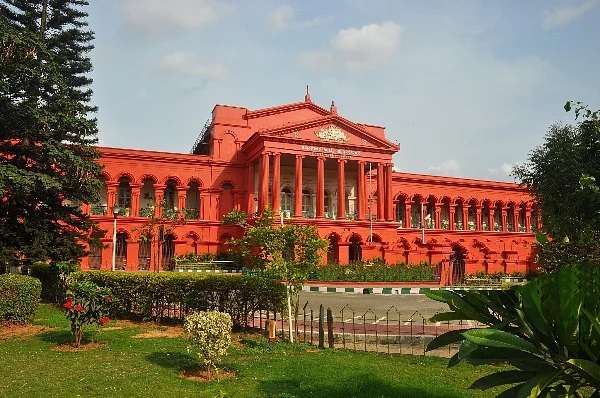 Read more about the article Husband bound to look after wife & children under law and religion: Karnataka High Court