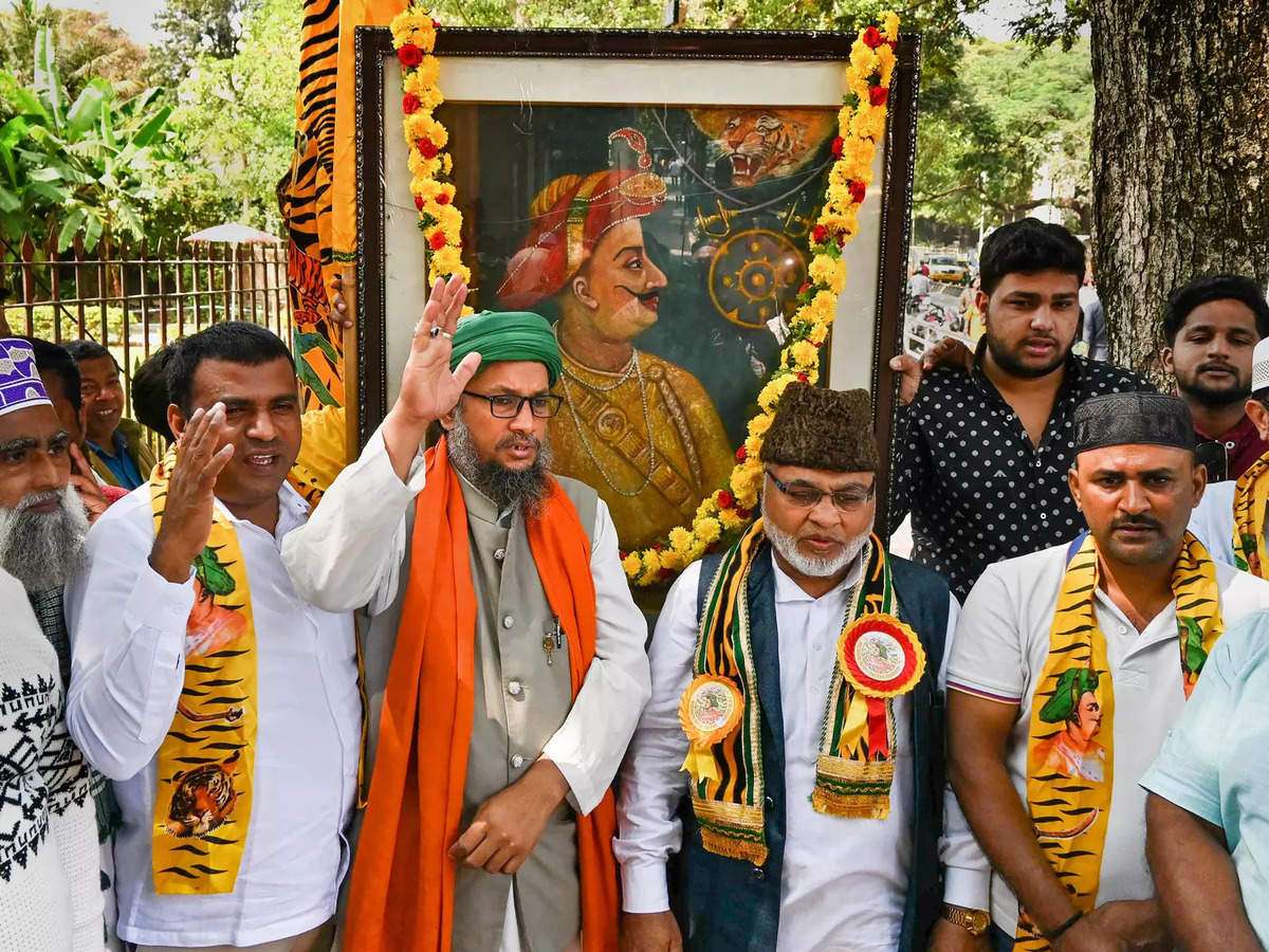 Members of various Islamic organisations celebrating birth anniversary of Tipu Sultan.