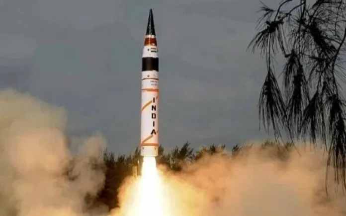 Read more about the article <p class='singletitle' >India successfully completes night trials of the Agni-5 nuclear-capable ballistic missile </p> <h4 class='subpost_title'> The test of Agni-5 is in line with India’s stated policy to have credible minimum deterrence that underpins the commitment to ‘no first use’, the Defence Ministry said.</h4>