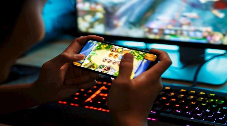 Read more about the article <p class='singletitle' >Government to amend IT Rules to regulate online gaming </p> <h4 class='subpost_title'> The government has suggested that online real money gaming platforms be regulated by the IT (Intermediary Guidelines and Digital Media Ethics Code) Rules of 2021.</h4>