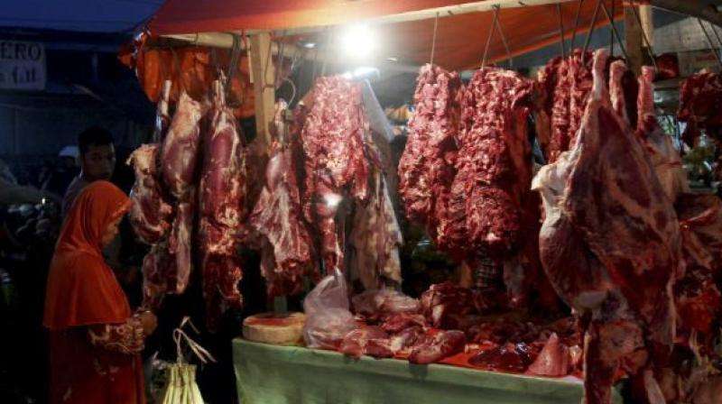 Read more about the article <p class='singletitle' >Gujarat HC criticizes state government for failing to take action against illegal meat shops </p> <h4 class='subpost_title'> The court noted that out of the 2,602 shops operating without valid licenses, legal action has only been taken against 1,108 shops.</h4>