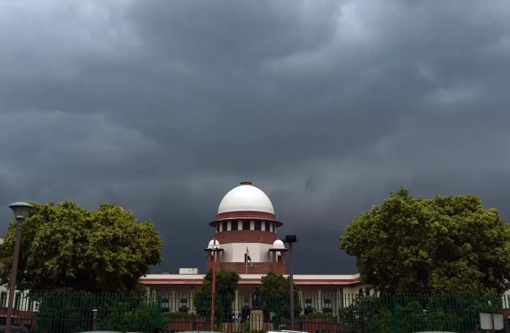Read more about the article Husband has no control over wife’s ‘stridhan’: Supreme Court