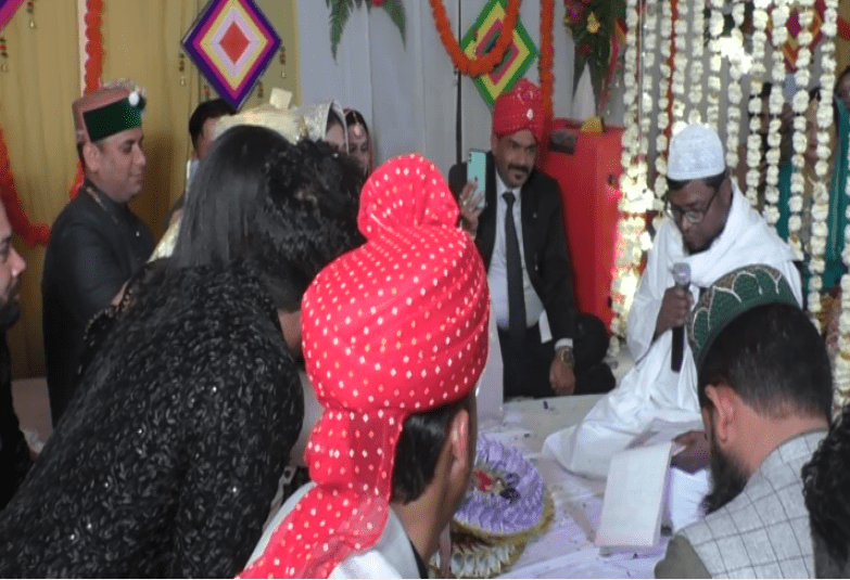 Read more about the article HP: Muslim couple do Nikah at Hindu temple premises run by VHP