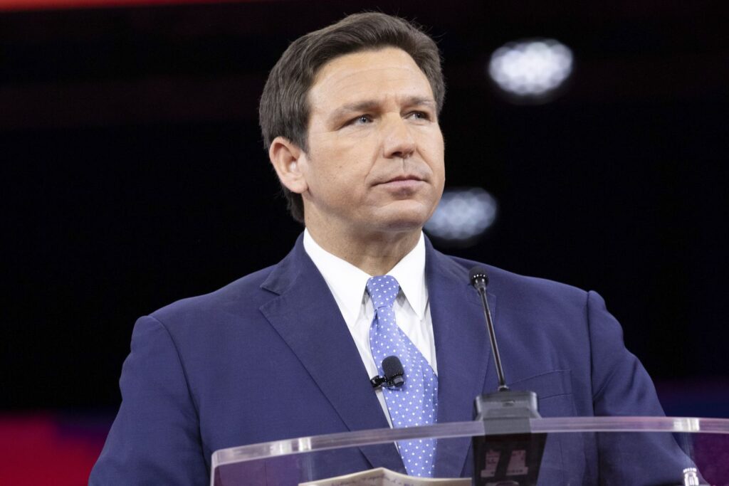 Read more about the article Florida Governor DeSantis signs bill to defund ‘DEI’ programs at state universities