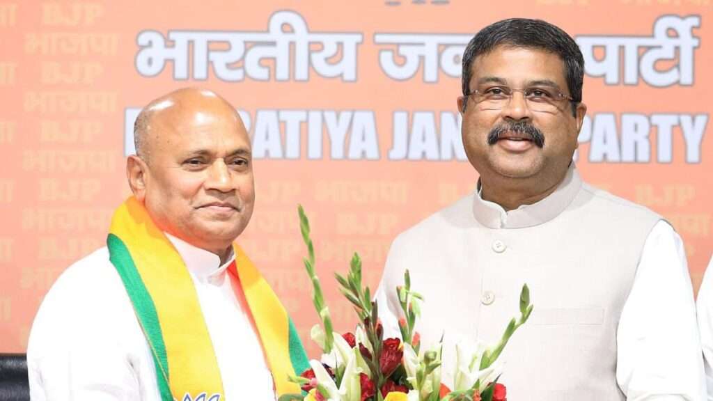 Read more about the article Former JDU President and father of IPS Lipi Singh joins BJP, calls Nitish Kumar ‘Palti Maar’