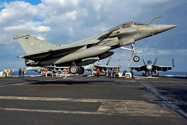 Read more about the article Defence Ministry approves procurement of 26 Rafale jets, three submarines for Navy