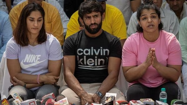 Read more about the article Delhi High Court refuses to interfere with Asian Games trials exemption given to Bajrang Punia, Vinesh Phogat