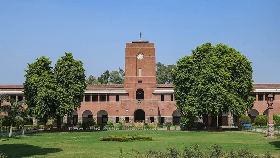 Read more about the article Delhi High Court allows St Stephen’s College to give 15% weightage to interviews for admission of Christian students