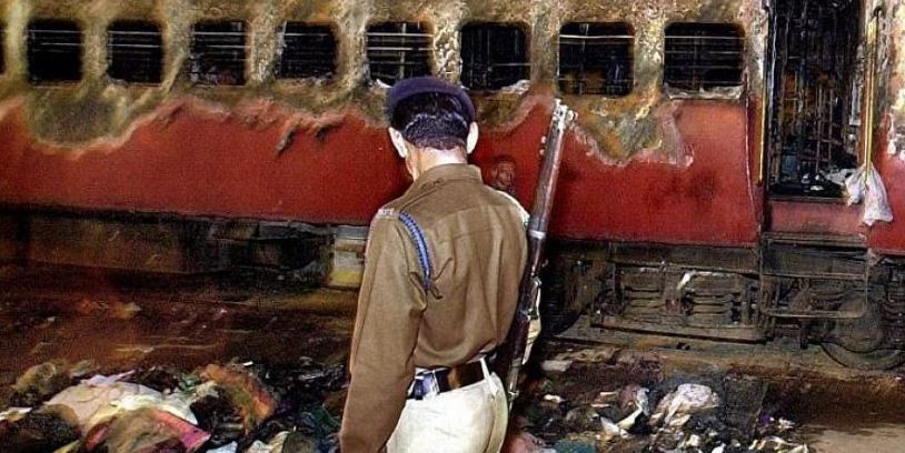 Read more about the article Supreme Court refuses to grant bail to three convicts in 2002 Godhra train burning case