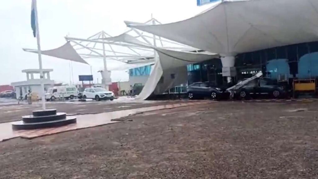 Read more about the article Canopy at Rajkot airport terminal collapses amid heavy rain